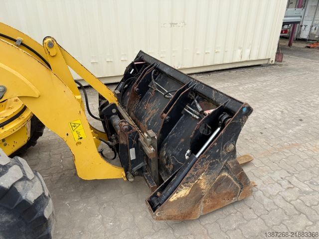 Încărcător pe roți YANMAR V70S Schwenklader / 2017 BJ / Schaufel + Gabel