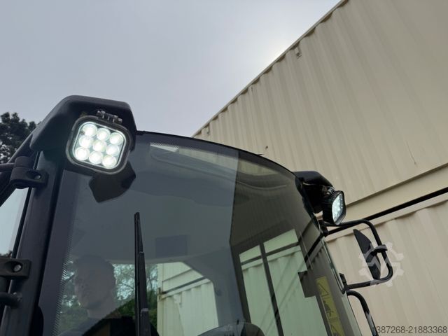Încărcător pe roți YANMAR V70S Schwenklader / 2017 BJ / Schaufel + Gabel
