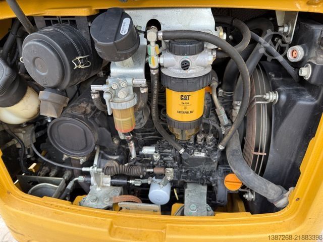 Mini excavator CATERPILLAR 301.7D / 2017 BJ / 1.597 H / 2 x Löffel / MS01