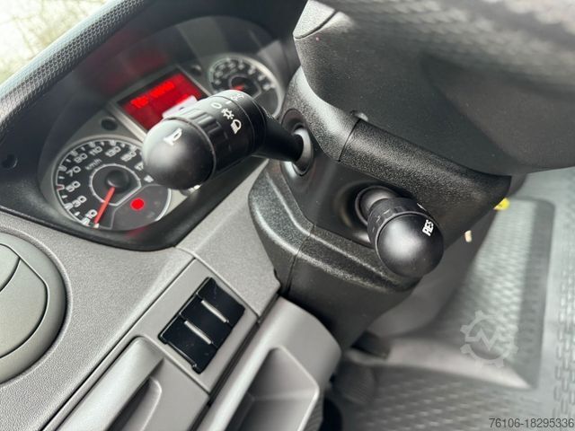 Koelwagen met geïsoleerde laadbak IVECO Daily 35S13 Kühlkoffer C33-Type 526EV