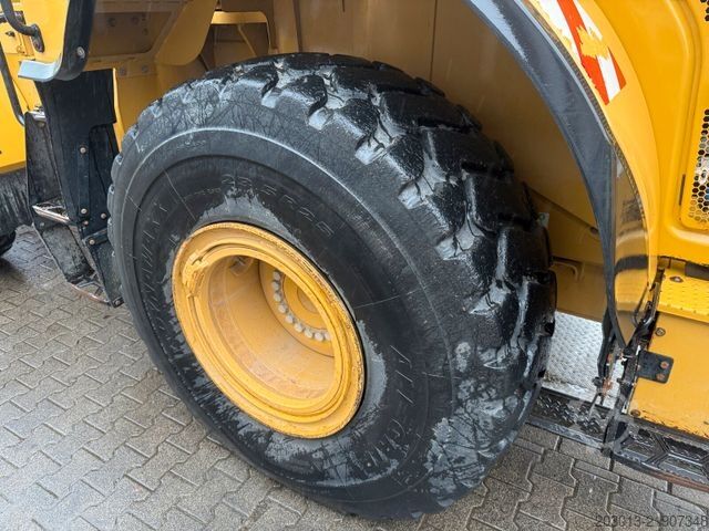 Kolový nakladač CATERPILLAR 950M Radlader *Waage *19,2 Tonnen *13.384
