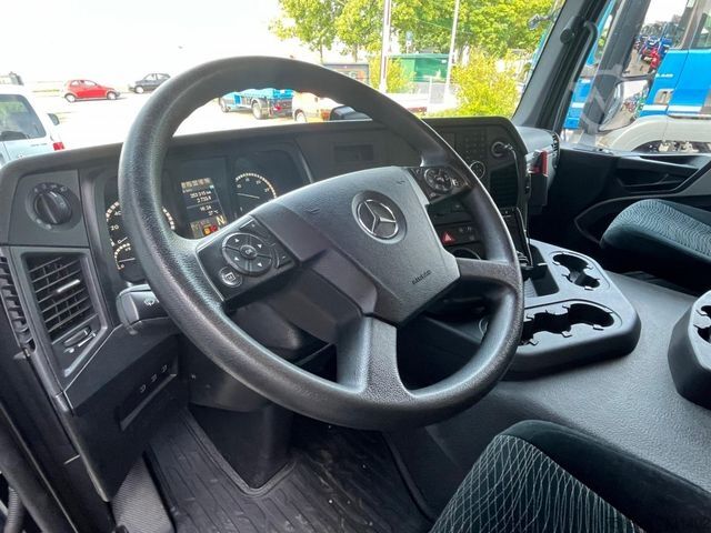 Samochód ciężarowy typu furgon MERCEDES-BENZ Antos 1830 L nR 4x2 Standardkoffer LBW LBW 2to+F