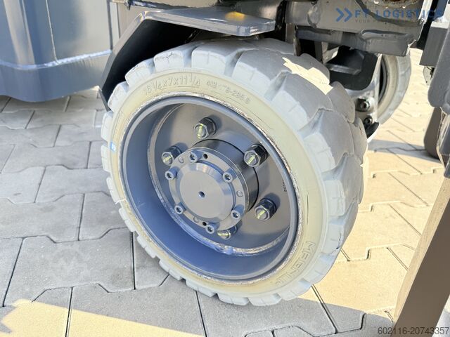 περονοφόρο ανυψωτικό στενού διαδρόμου Combilift AISLE MASTER TRIPLEX 8500 FREE LIFT TOP1