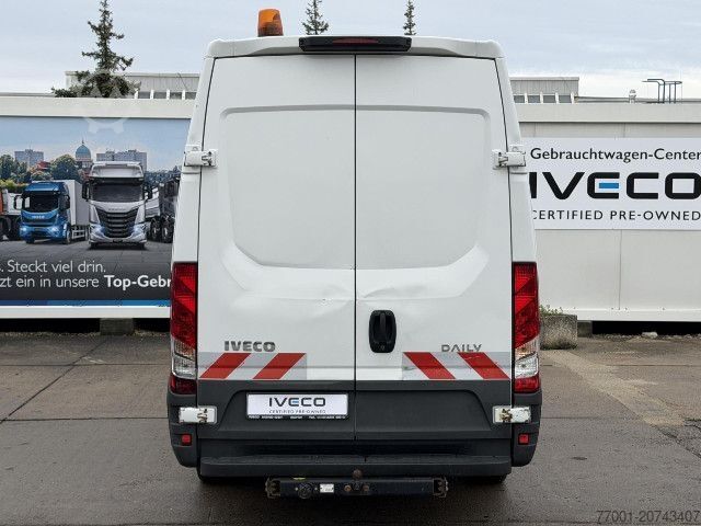 Dodávka s vysokou střechou IVECO 35S14SV / 6-Sitzer / Webasto / Klima / Tempomat /