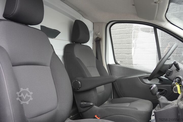 Panelová dodávka Renault Trafic 2.0 dCi 120PK EURO 6 - Airco - Navi - Cr...