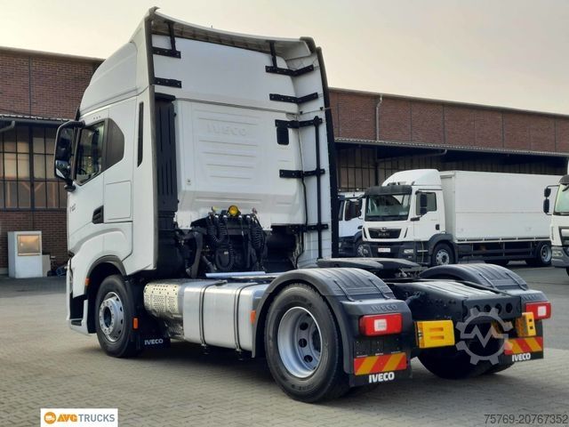 Standardní tahač IVECO S-WAY 530 Intarder Standklima 2xTank
