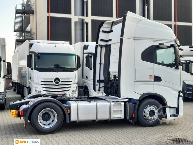Standardní tahač IVECO S-WAY 530 Intarder Standklima 2xTank