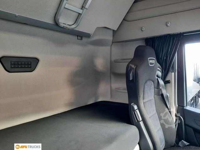 Standardní tahač IVECO S-WAY 530 Intarder Standklima 2xTank