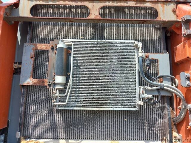 Crawler excavator Hitachi ZX470-5G (Abu Dhabi)