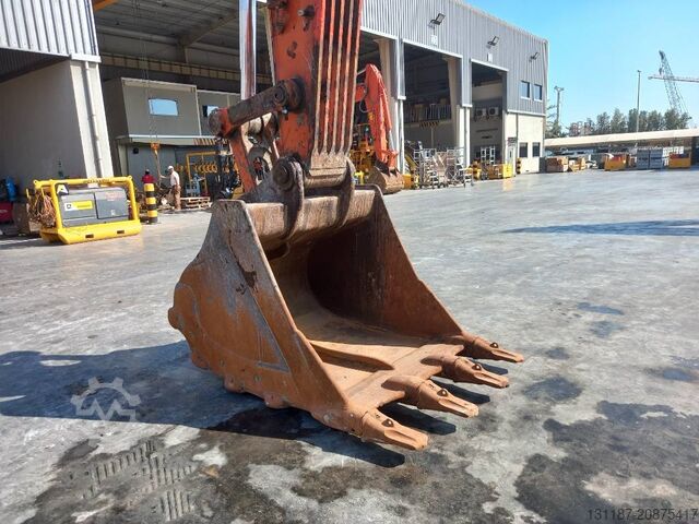 Crawler excavator Hitachi ZX470-5G (Abu Dhabi)