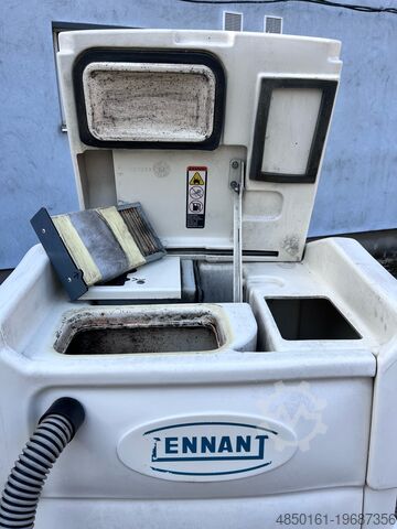 Zit-schrobzuigmachine Tennant 7200