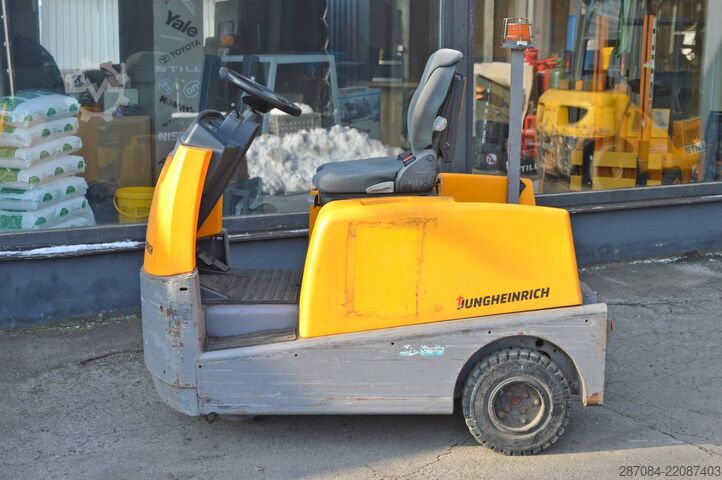 Traktortrækker Jungheinrich EZS 570