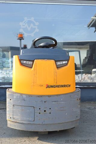 Traktortrækker Jungheinrich EZS 570