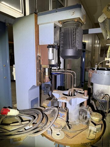 řádková vyvrtávačka otvorů Triade FR-3 V-V