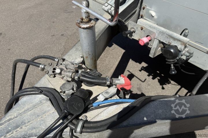 Öppen släpvagn med presenning  TM6V Brücke / Swiss-Vehicle