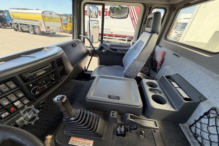 Vrachtwagen met bakwagen Volvo FL6H-250 4x2 Koffer/HB / Swiss-Vehicle