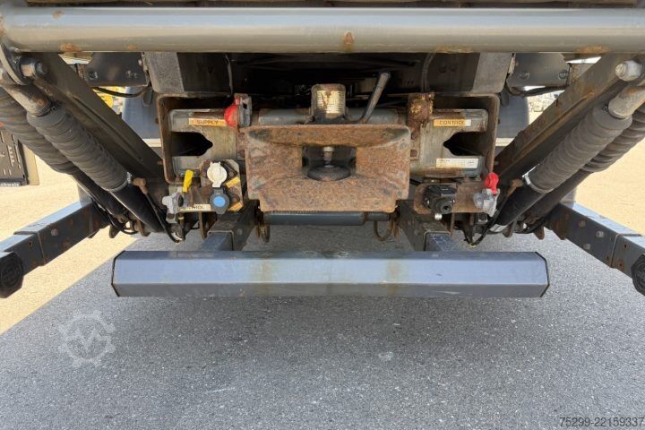 Vrachtwagen met bakwagen Volvo FL6H-250 4x2 Koffer/HB / Swiss-Vehicle