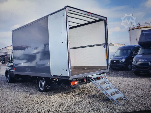 Transporter z walizką Iveco Daily 35 Koffer