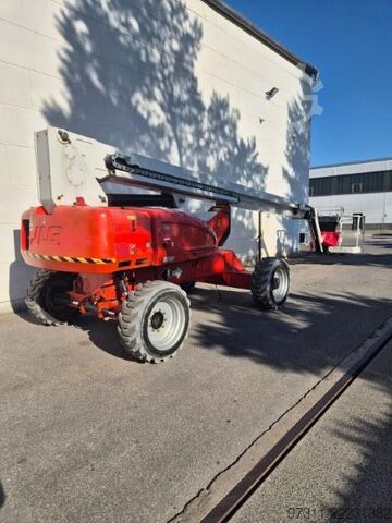 Plataforma de trabajo telescópica articulada JLG M600JP