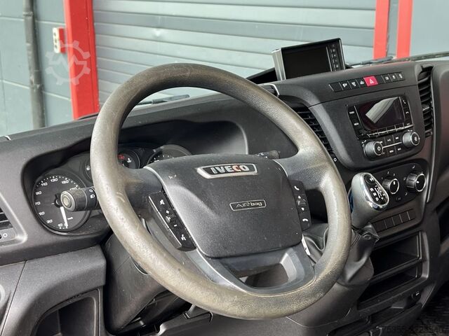 Furgoneta caja IVECO Daily 35S14A Hi-Matic Klima 4,35m Kamera 1-Hand