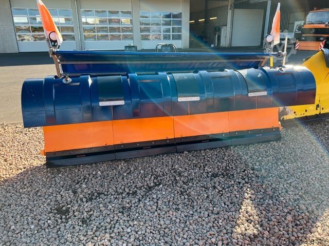 Camion à usage spécial  mehrere Schneepflüge Schmidt, Küpper Weisser