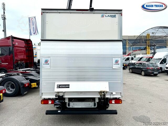 Vrachtwagen met bakwagen Iveco Daily 35c160 3.0