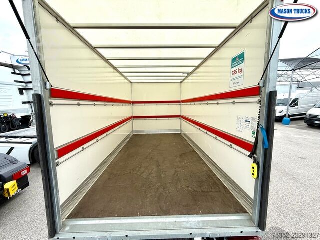 Vrachtwagen met bakwagen Iveco Daily 35c160 3.0