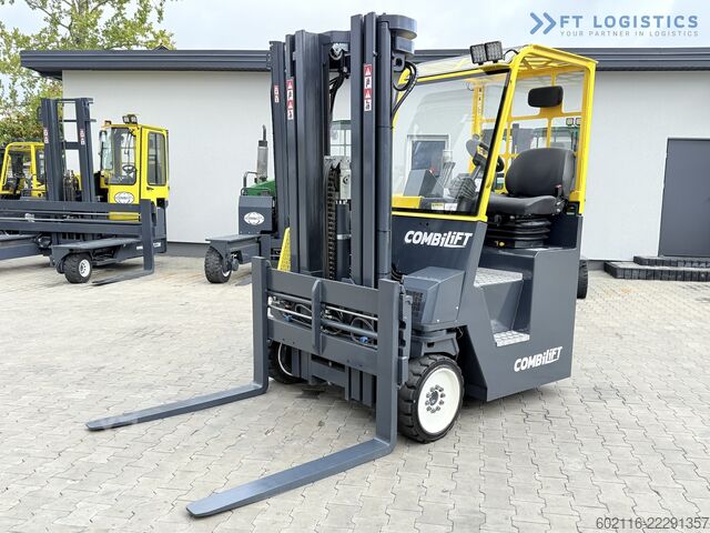 čtyřcestný vysokozdvižný vozík Combilift CB4000 TRIPLEX 5200 FREE-LIFT POSITIONER