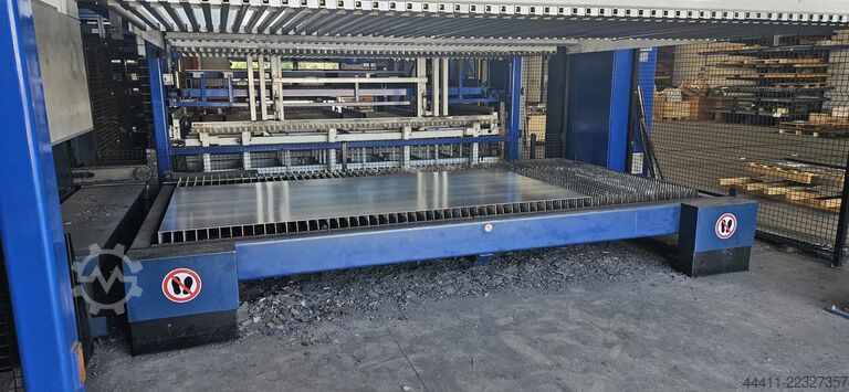  TRUMPF TruLaser 3040 Fiber (L50) 6000 Watt
