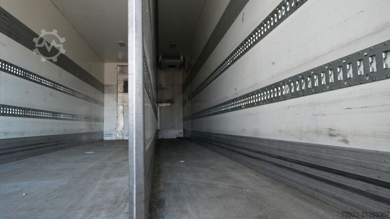 Kyld/fryst transport DAF LF 250 FRIGO TRUCK