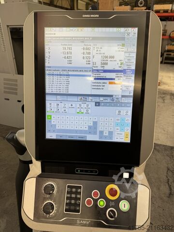 Universal Bearbeitungszentrum DMG MORI CMX 50U