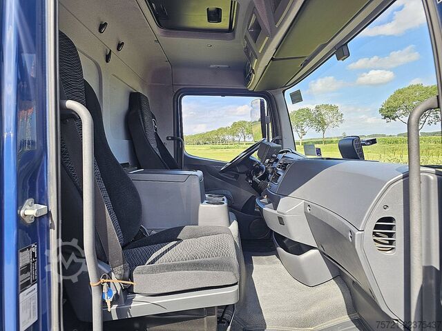 Gesloten bak MERCEDES-BENZ ATEGO 818