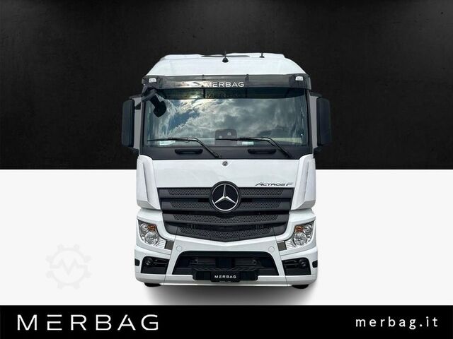 Skříňový nákladní automobil Mercedes-Benz ACTROS