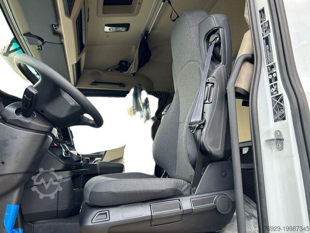 Skříňový nákladní automobil Mercedes-Benz ACTROS