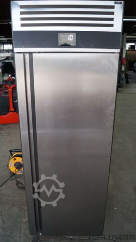 Ανοξείδωτο ψυγείο GGM Gastro KF700ND-EF