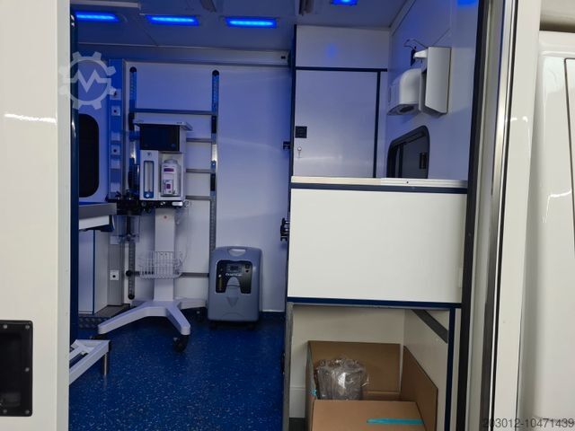 Brandbil MERCEDES-BENZ RTW / Tierrettung / Tierarzt / OP
