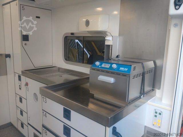 Samochód strażacki MERCEDES-BENZ RTW / Tierrettung / Tierarzt / OP