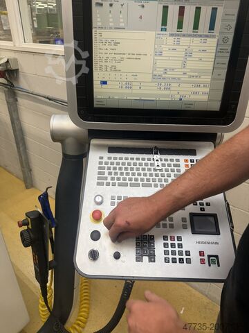 CNC 5 axis machining center with robot DECKEL MAHO HSC 20 linear SAUER