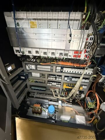 CNC 5 axis machining center with robot DECKEL MAHO HSC 20 linear SAUER