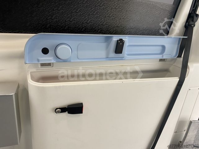 Fire truck FORD Transit Custom Automatik *RTW/KTW* Tragestuhl 33