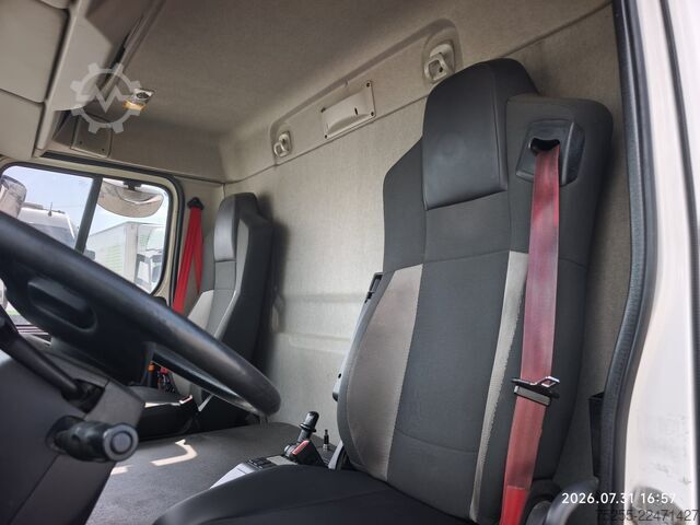 Ladbil med presenning RENAULT 26.320 D WIDE 6X2 EURO 6