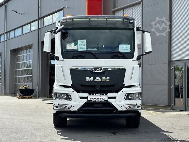 Ribaltabile con gru MAN TGS 33.440 6x4 BL Tajfun Liv L150K Recycling Kran