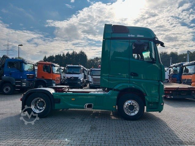 Standard nyergesvontató MERCEDES-BENZ 1851 Actros SZM +Kipper-Pumpe MP6 4x im Bestand