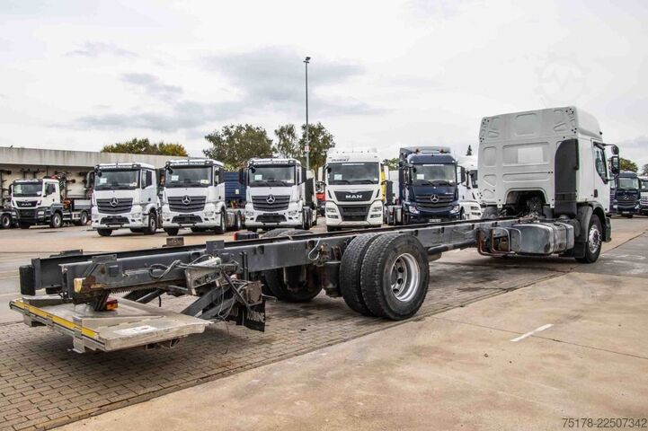 Podwozie z kabiną RENAULT PREMIUM 320