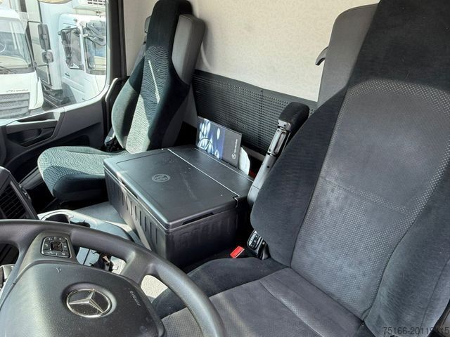 LKW mit Getränkeaufbau MERCEDES-BENZ ACTROS 1830 L Koffer 7 m LBW 2 T*LASI VDI*78 tkm