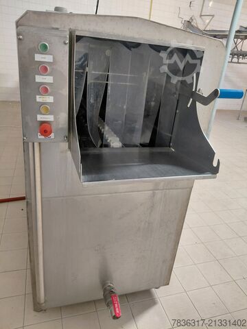 καθολικό κέντρο κατεργασίας  Umývačka prepraviek UP 300E