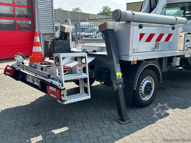 Hefplatform Iveco Daily 35S14 APK 10-07-2026 Nederlands Kenteken ...