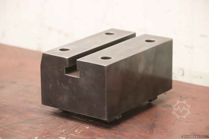 Spännkub med T-spår Stahl 155/110/H90 mm