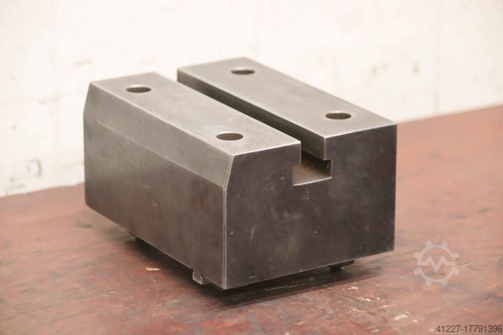 Spännkub med T-spår Stahl 155/110/H90 mm