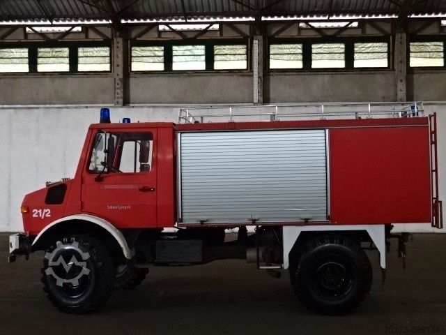 Feuerwehrfahrzeug UNIMOG U1300L FeuerwehrLöschfahrzeug